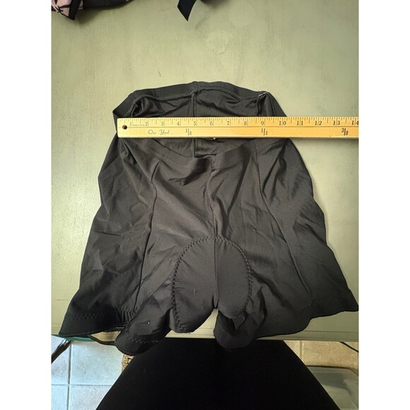 Canari size Large padded cycling shorts used condition - Picture 3 of 8